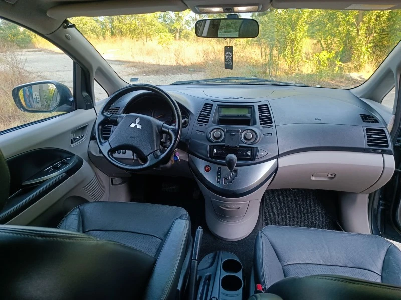 Mitsubishi Grandis 6+ 1/кожа/панорама/ГАЗ, снимка 10 - Автомобили и джипове - 47671340