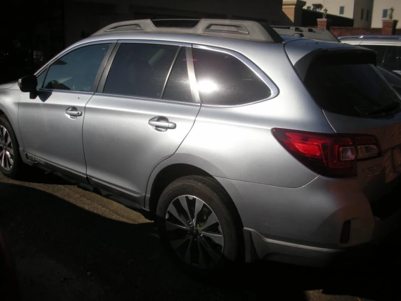 Subaru Outback 2.5i Limited КРАЙНА ЦЕНА, снимка 3 - Автомобили и джипове - 48448935