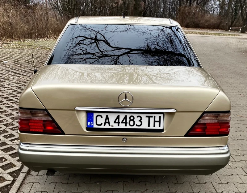 Mercedes-Benz 124 Е300, снимка 7 - Автомобили и джипове - 48953178