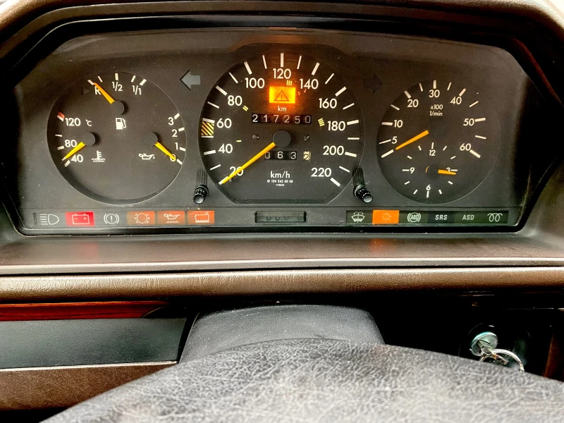 Mercedes-Benz 124 Е300, снимка 16 - Автомобили и джипове - 48953178