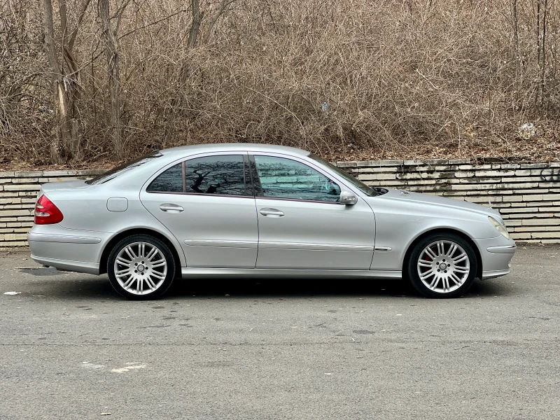 Mercedes-Benz E 280 4-Matic Avantgarde, снимка 4 - Автомобили и джипове - 52364538