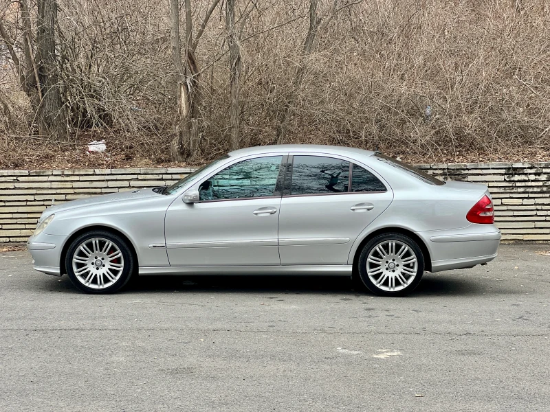 Mercedes-Benz E 280 4-Matic Avantgarde, снимка 3 - Автомобили и джипове - 52364538