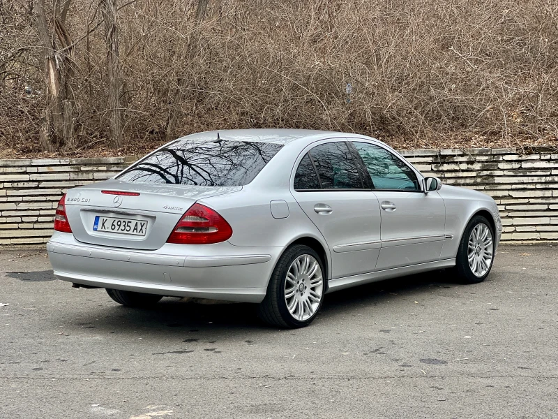 Mercedes-Benz E 280 4-Matic Avantgarde, снимка 6 - Автомобили и джипове - 52364538