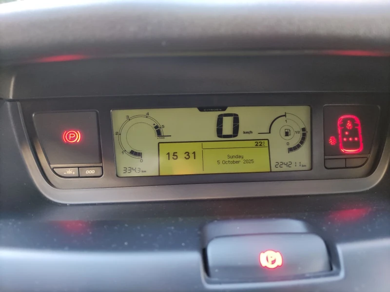 Citroen Grand C4 Picasso, снимка 8 - Автомобили и джипове - 52358163