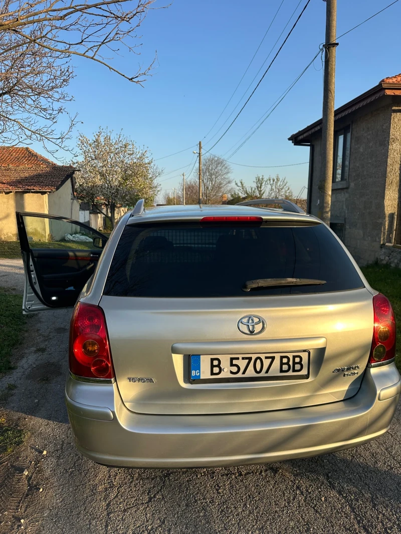 Toyota Avensis, снимка 4 - Автомобили и джипове - 52188561