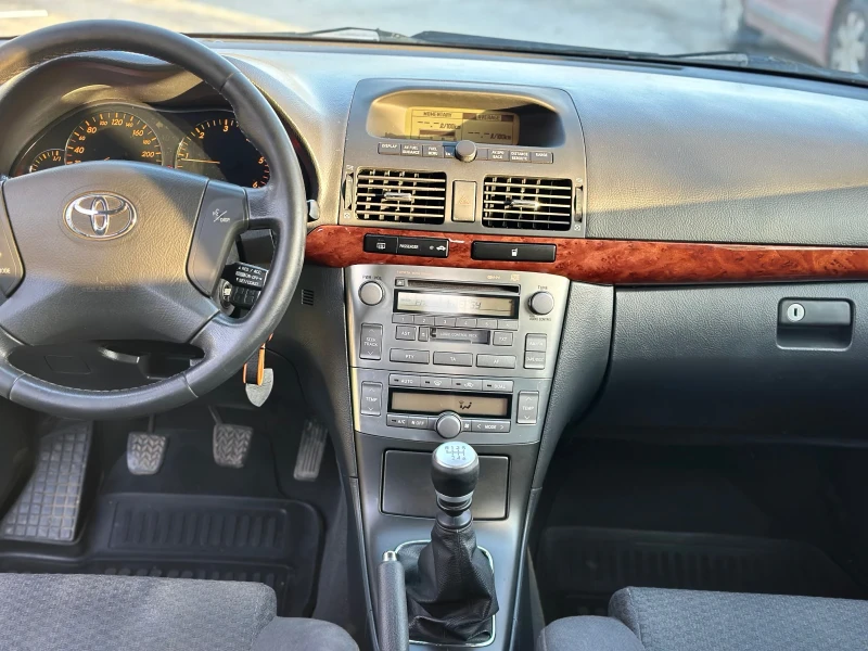 Toyota Avensis, снимка 9 - Автомобили и джипове - 52188561