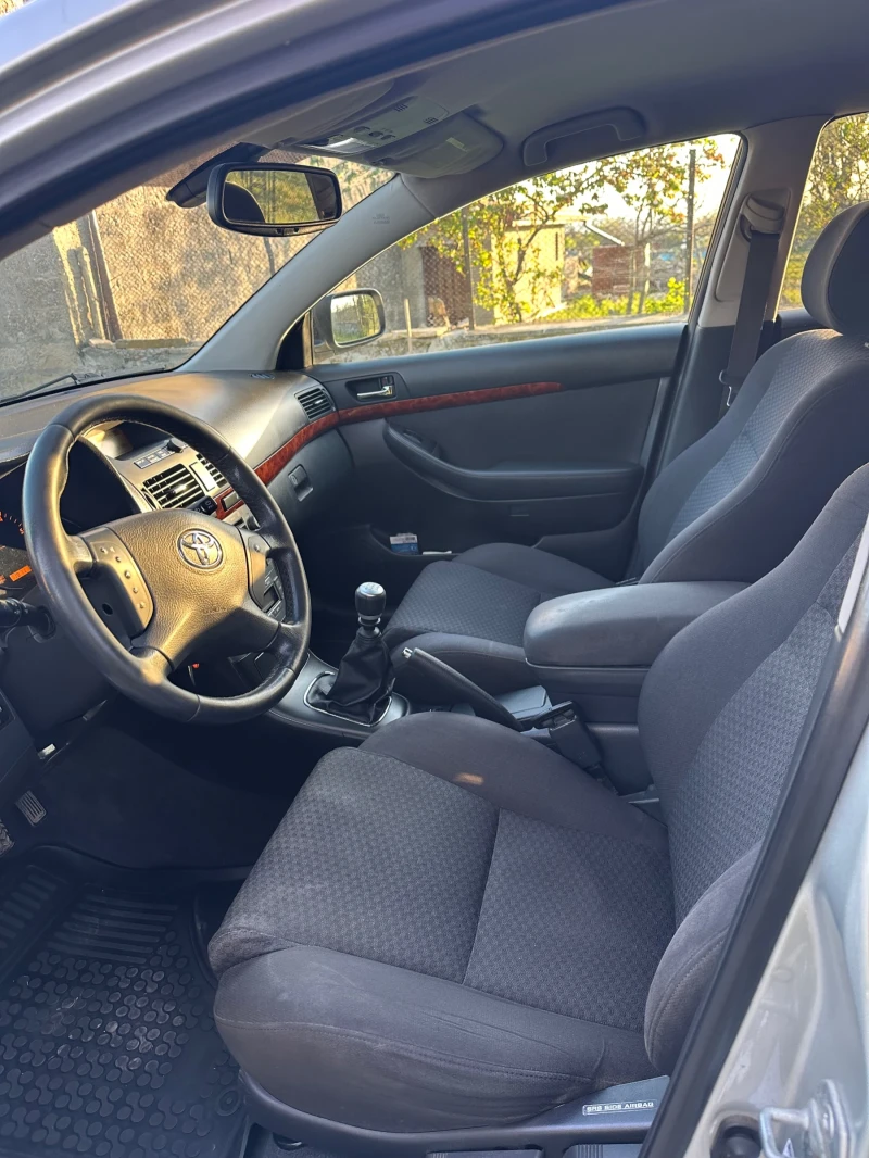 Toyota Avensis, снимка 10 - Автомобили и джипове - 52188561