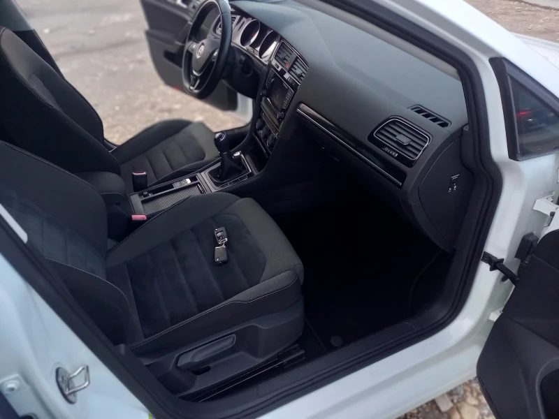 VW Golf 2.0tdi 150kc DISTRONIC, снимка 9 - Автомобили и джипове - 52368467