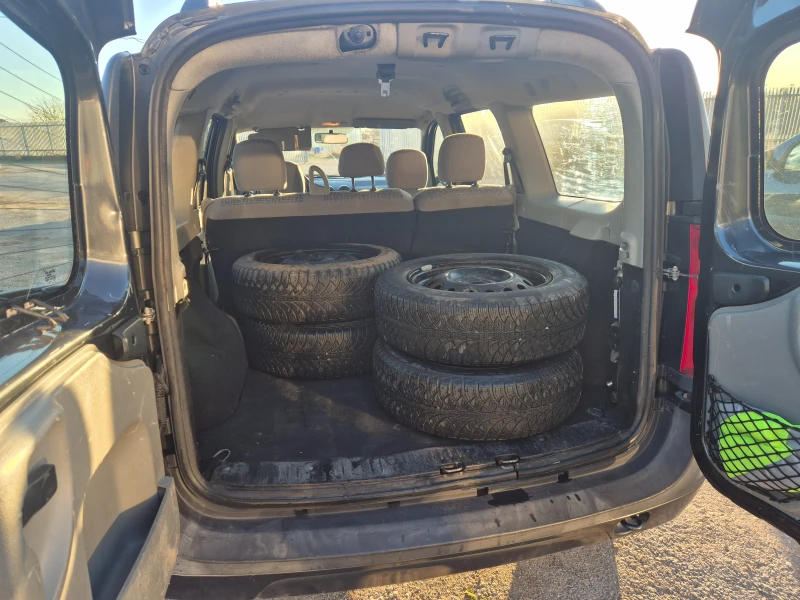 Dacia Logan 1.5 DCI, снимка 4 - Автомобили и джипове - 52420325