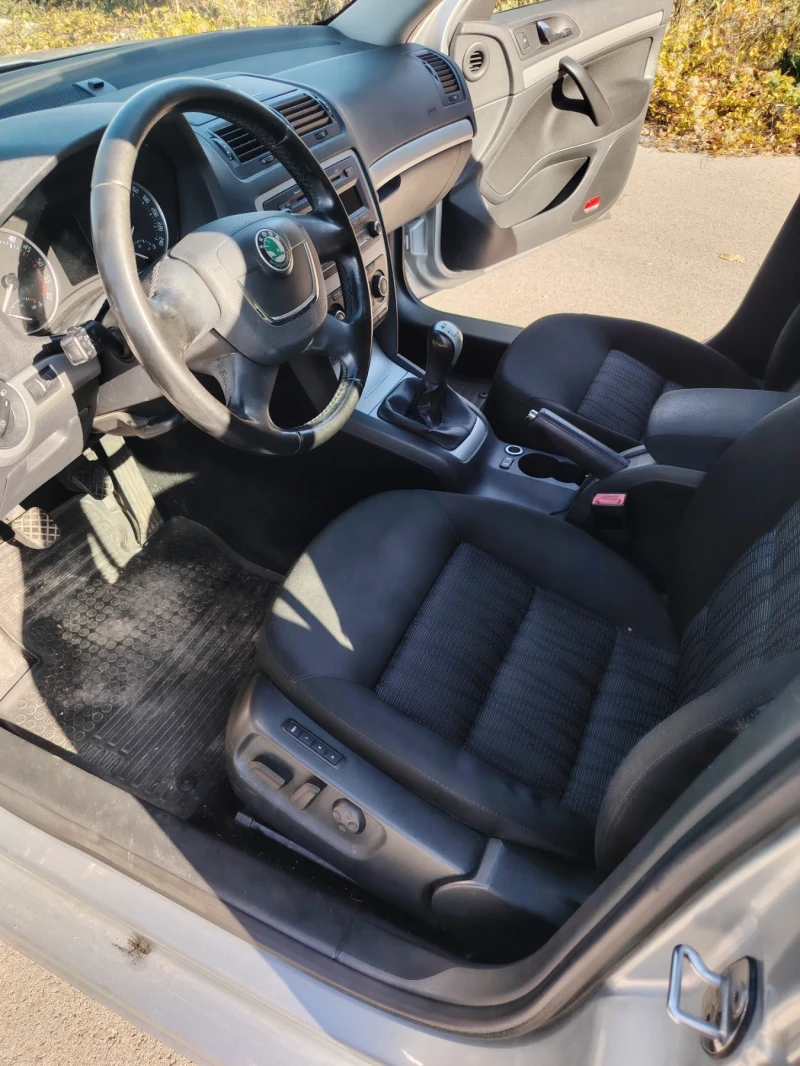 Skoda Octavia, снимка 12 - Автомобили и джипове - 52512548