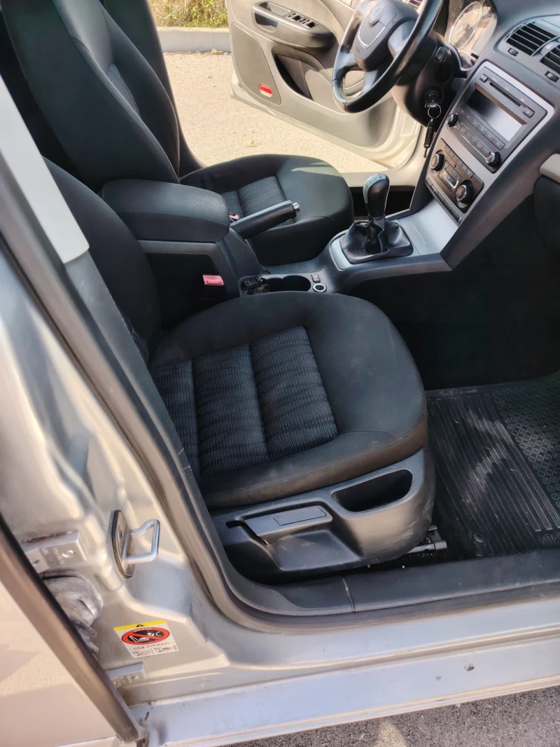 Skoda Octavia, снимка 8 - Автомобили и джипове - 52512548