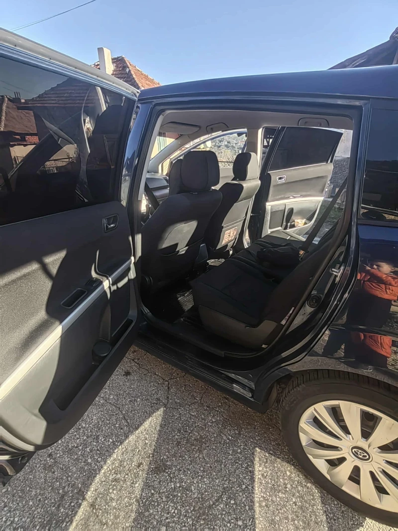 Toyota Corolla verso Няма забележкш, снимка 3 - Автомобили и джипове - 52794186