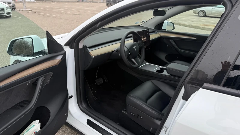 Tesla Model Y DUAL MOTOR LONG RANGE  SOH 93.5%, снимка 9 - Автомобили и джипове - 53048103