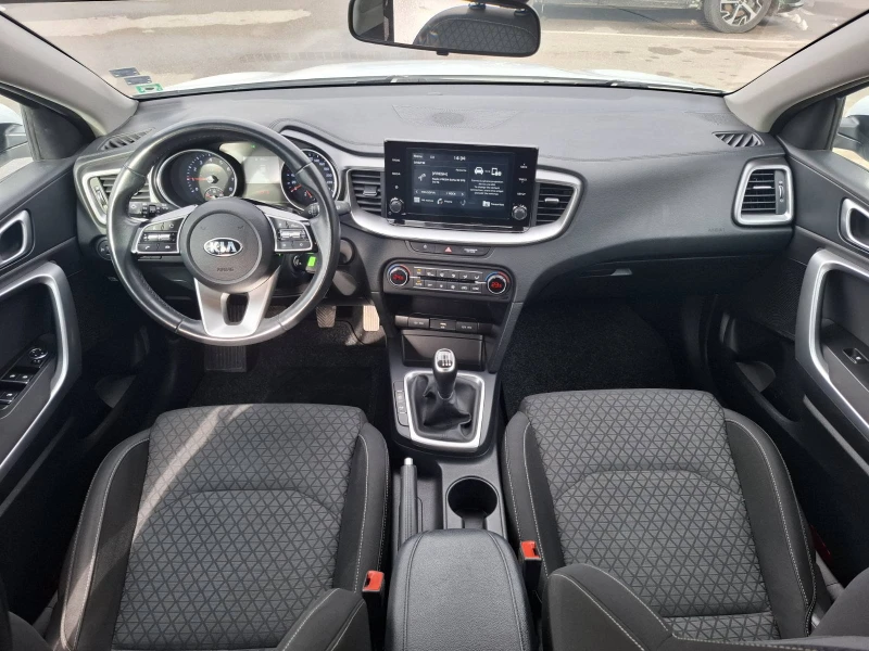 Kia Ceed 1.0 Турбо Гаранция, снимка 8 - Автомобили и джипове - 53424429