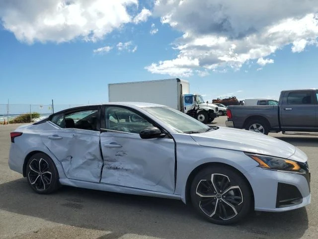 Nissan Altima 2.5L 4 Front-wheel Drive, снимка 9 - Автомобили и джипове - 52934755