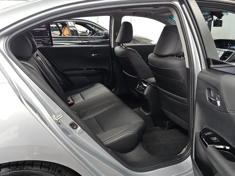 Honda Accord 2.4 9Th Gen , снимка 12 - Автомобили и джипове - 55796278