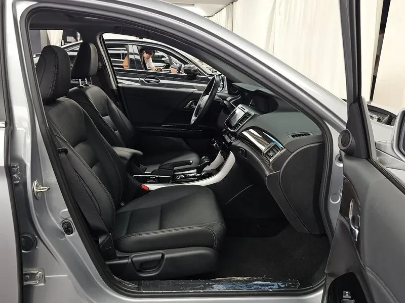 Honda Accord 2.4 9Th Gen , снимка 11 - Автомобили и джипове - 55796278