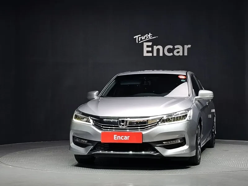 Honda Accord 2.4 9Th Gen , снимка 3 - Автомобили и джипове - 55796278