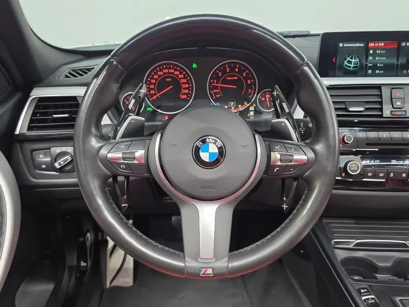 BMW 330 I M Sports, снимка 13 - Автомобили и джипове - 55803620