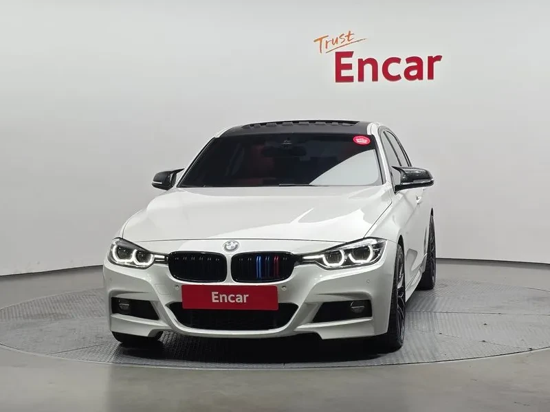 BMW 330 I M Sports, снимка 3 - Автомобили и джипове - 55803620