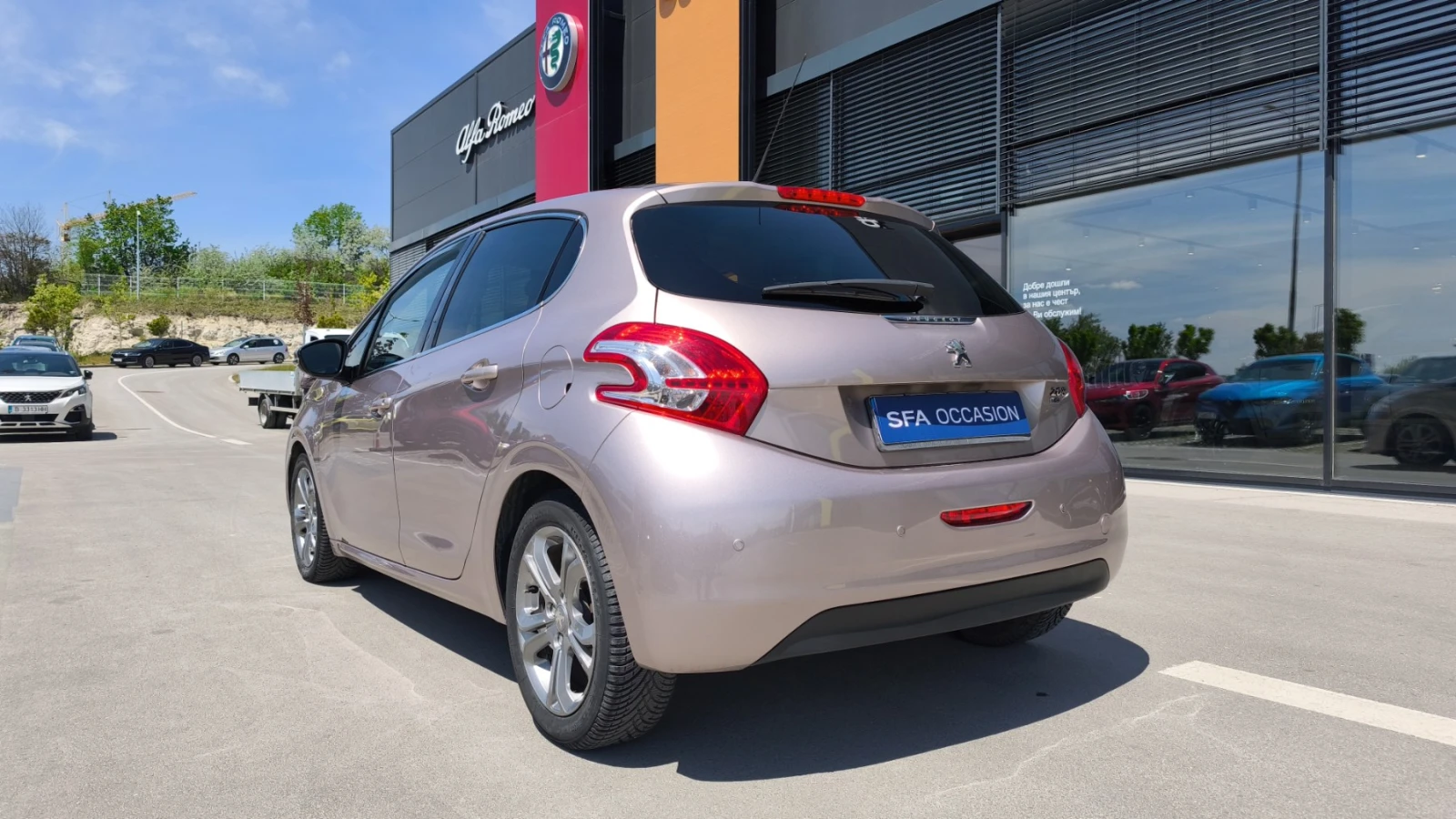 Peugeot 208 ALLURE 1.6e-HDi/92 STT ETG6 - изображение 3