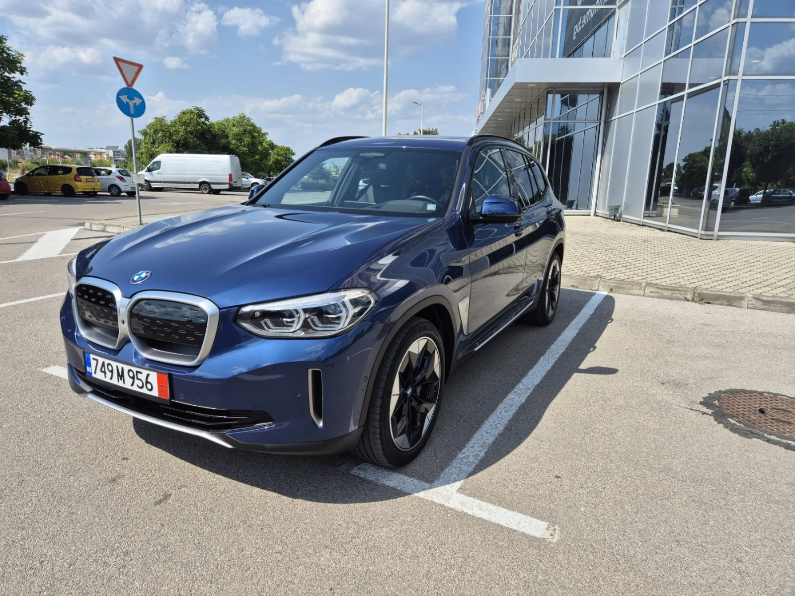 BMW iX3 | Mobile.bg   1