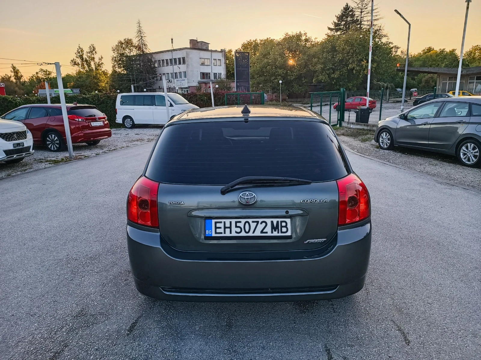 Toyota Corolla 1.6i-110кс-ШВЕЙЦАРИЯ-РЪЧКА-ГАЗ/БЕНЗИН-SPORT - изображение 4