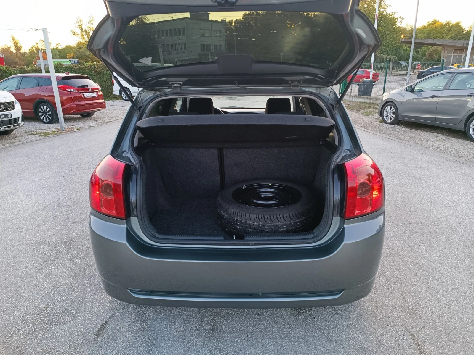 Toyota Corolla 1.6i-110кс-ШВЕЙЦАРИЯ-РЪЧКА-ГАЗ/БЕНЗИН-SPORT - изображение 5
