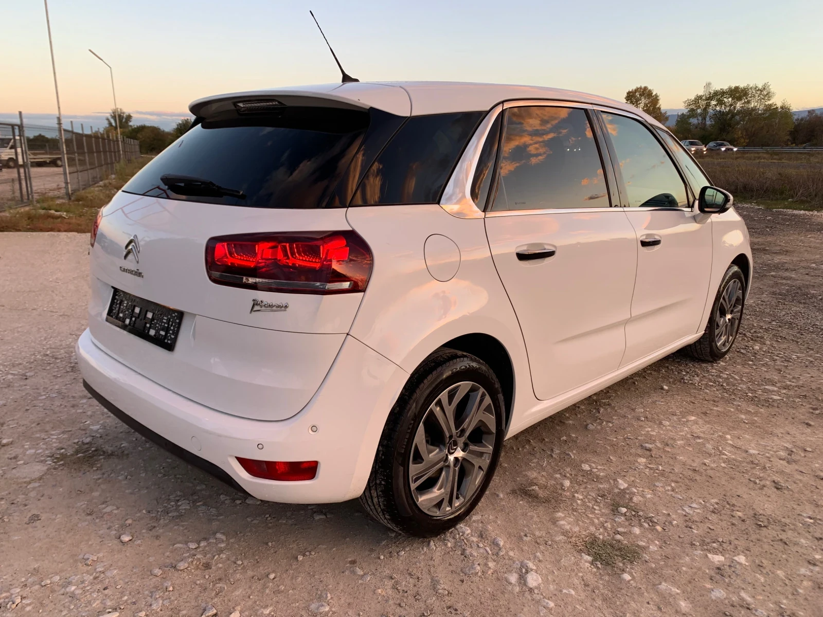 Citroen C4 Picasso 1.6HDi | Mobile.bg — изображение 4