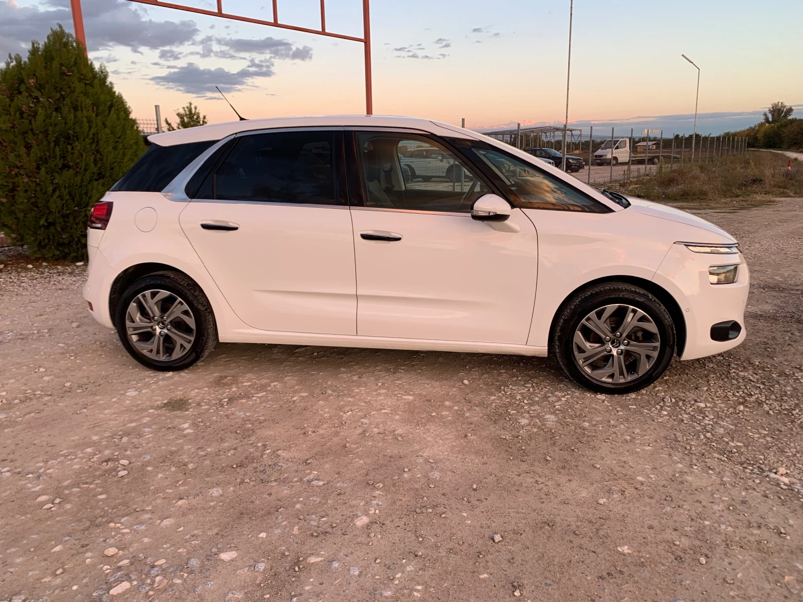 Citroen C4 Picasso 1.6HDi | Mobile.bg — изображение 3