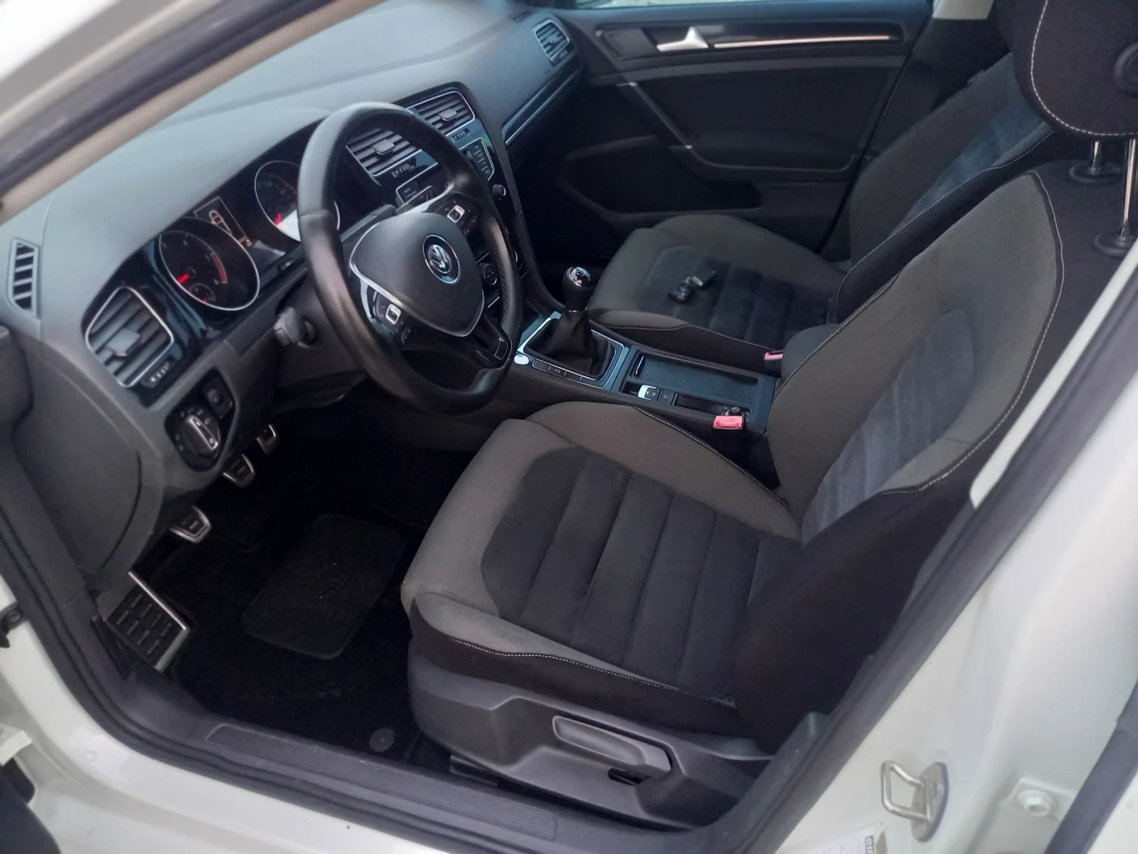 VW Golf 2.0tdi 150kc DISTRONIC | Mobile.bg   7