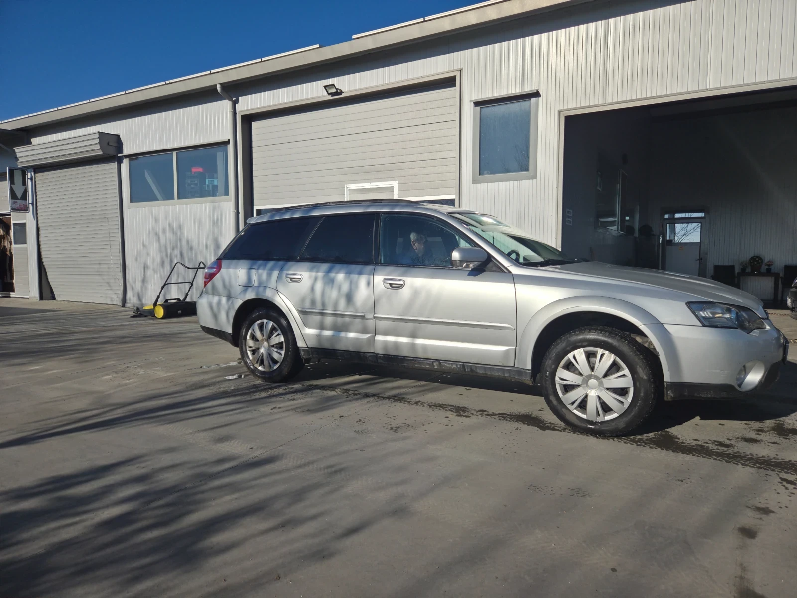 Subaru Outback  2.5i GAZ | Mobile.bg � ����������� 16