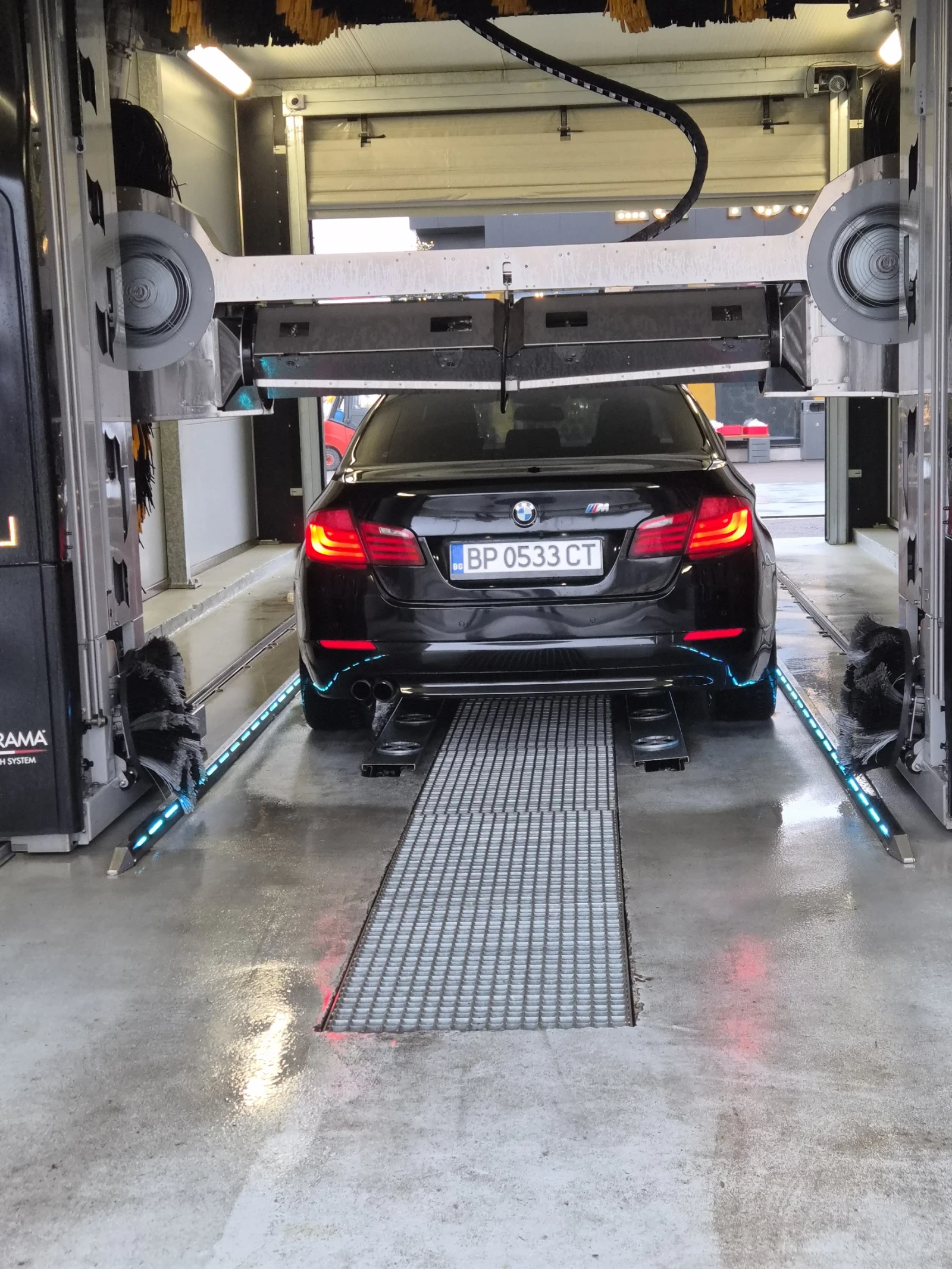 BMW 530 За повече информация на лично има още екстри, снимка 5 - Автомобили и джипове - 53727998