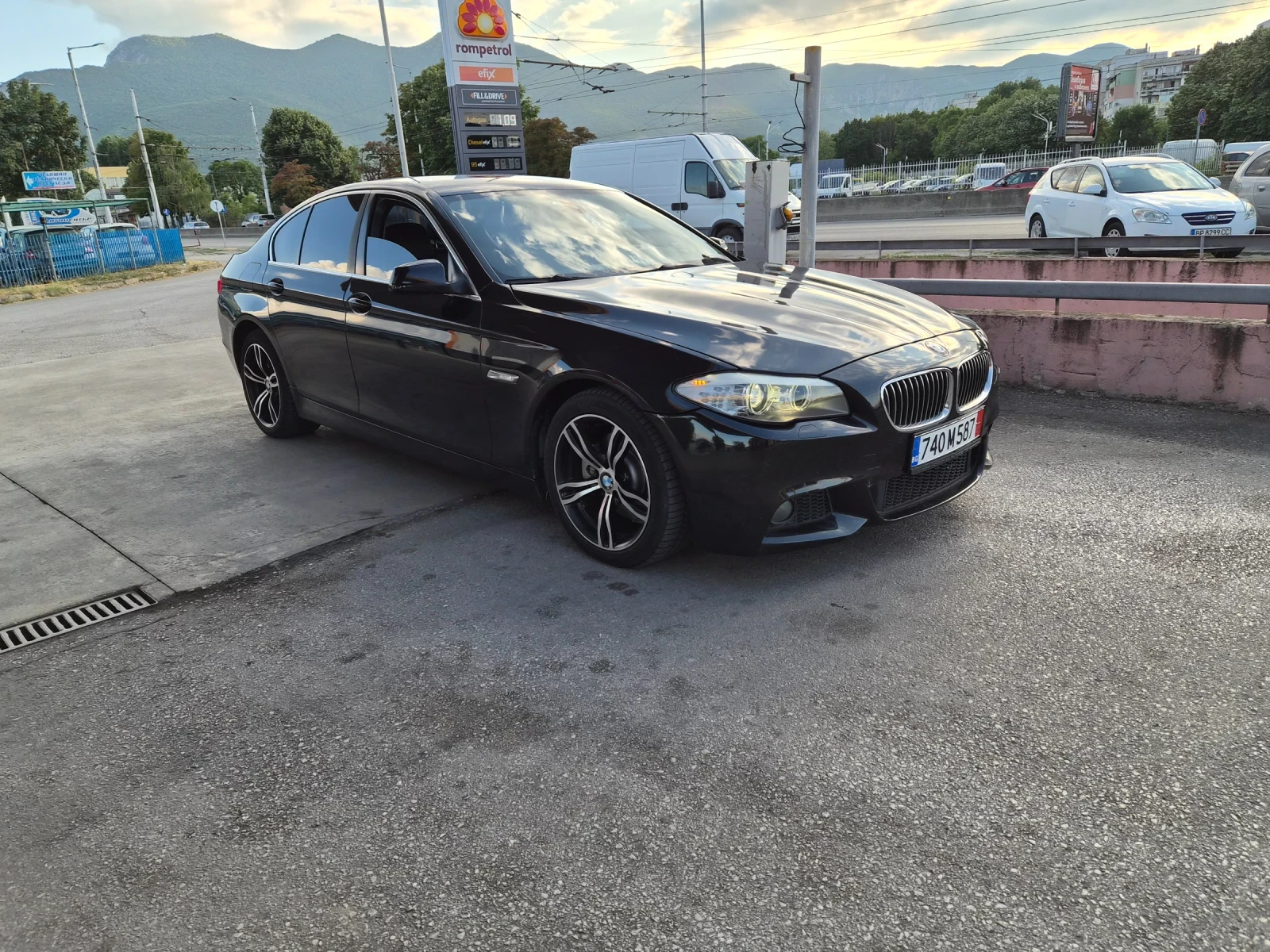 BMW 530 За повече информация на лично има още екстри, снимка 9 - Автомобили и джипове - 53727998