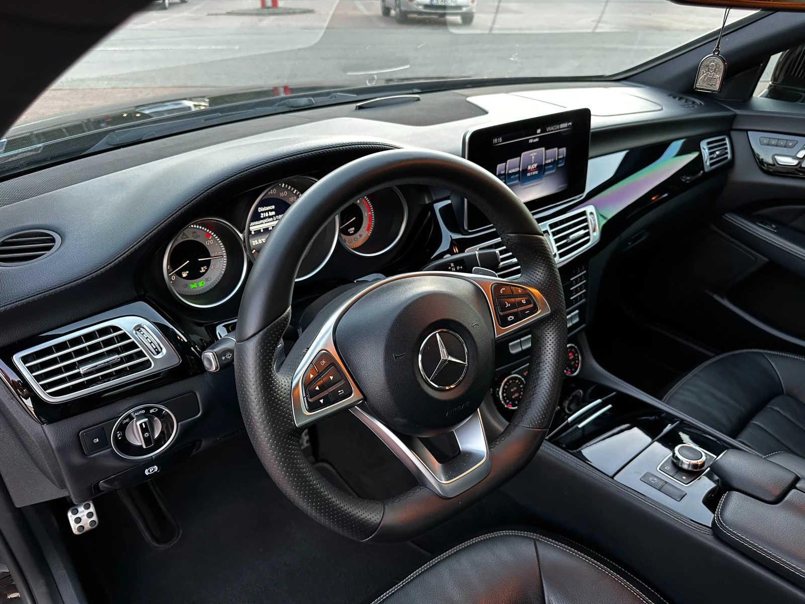 Mercedes-Benz CLS 350 FaceLift 9G AMG 4Matic, снимка 15 - Автомобили и джипове - 53841034