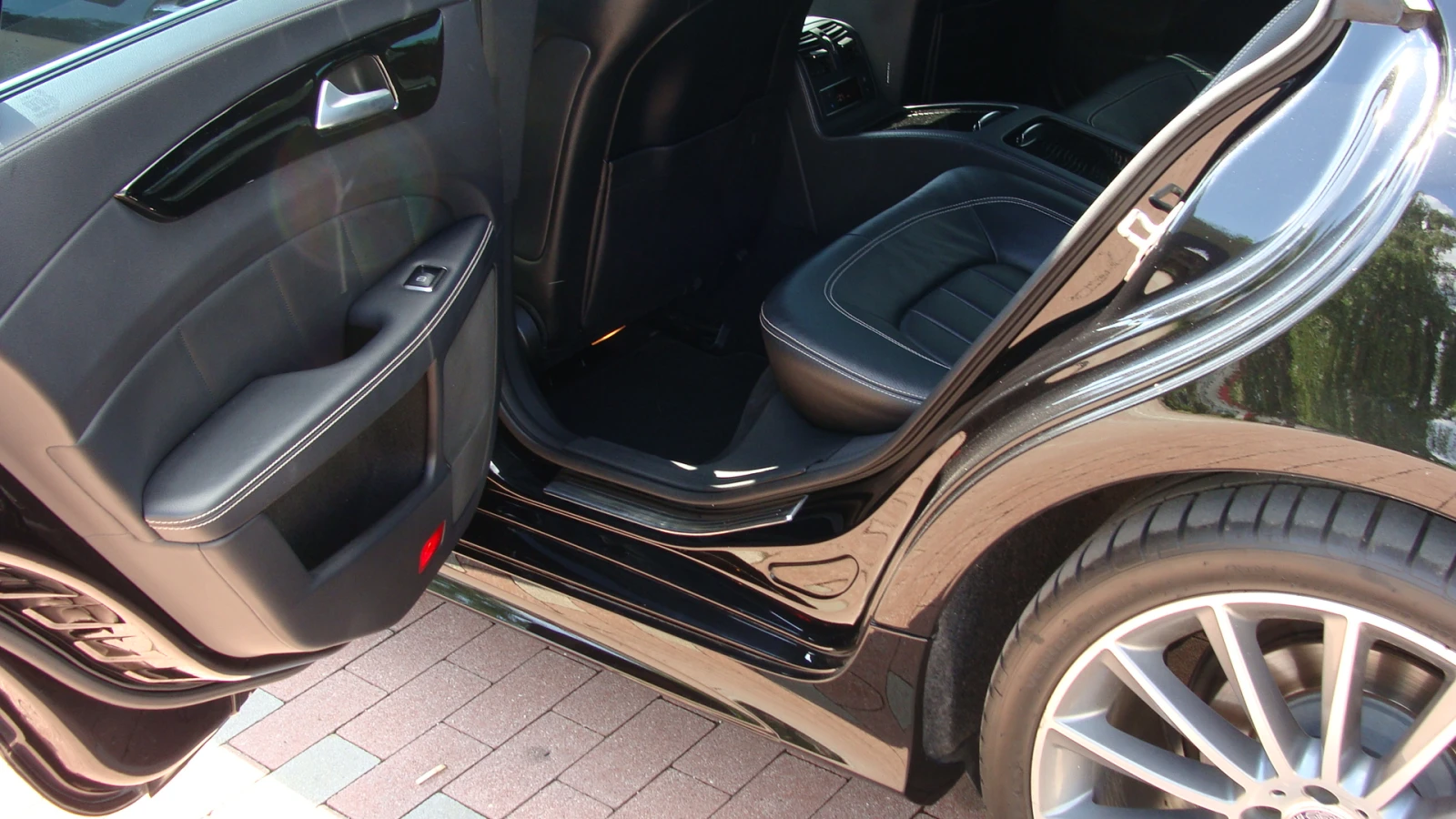 Mercedes-Benz CLS 350 FaceLift 9G AMG 4Matic, снимка 12 - Автомобили и джипове - 53841034