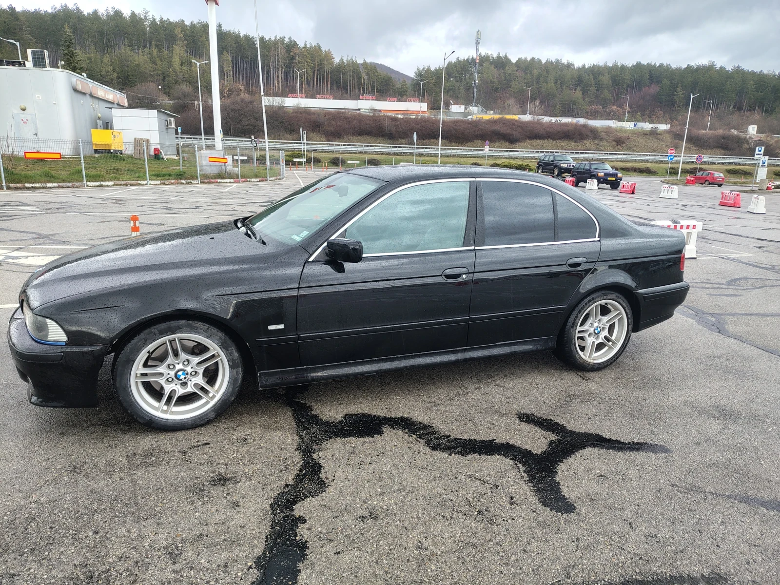 BMW 530 Ръчка, снимка 2 - Автомобили и джипове - 53936244