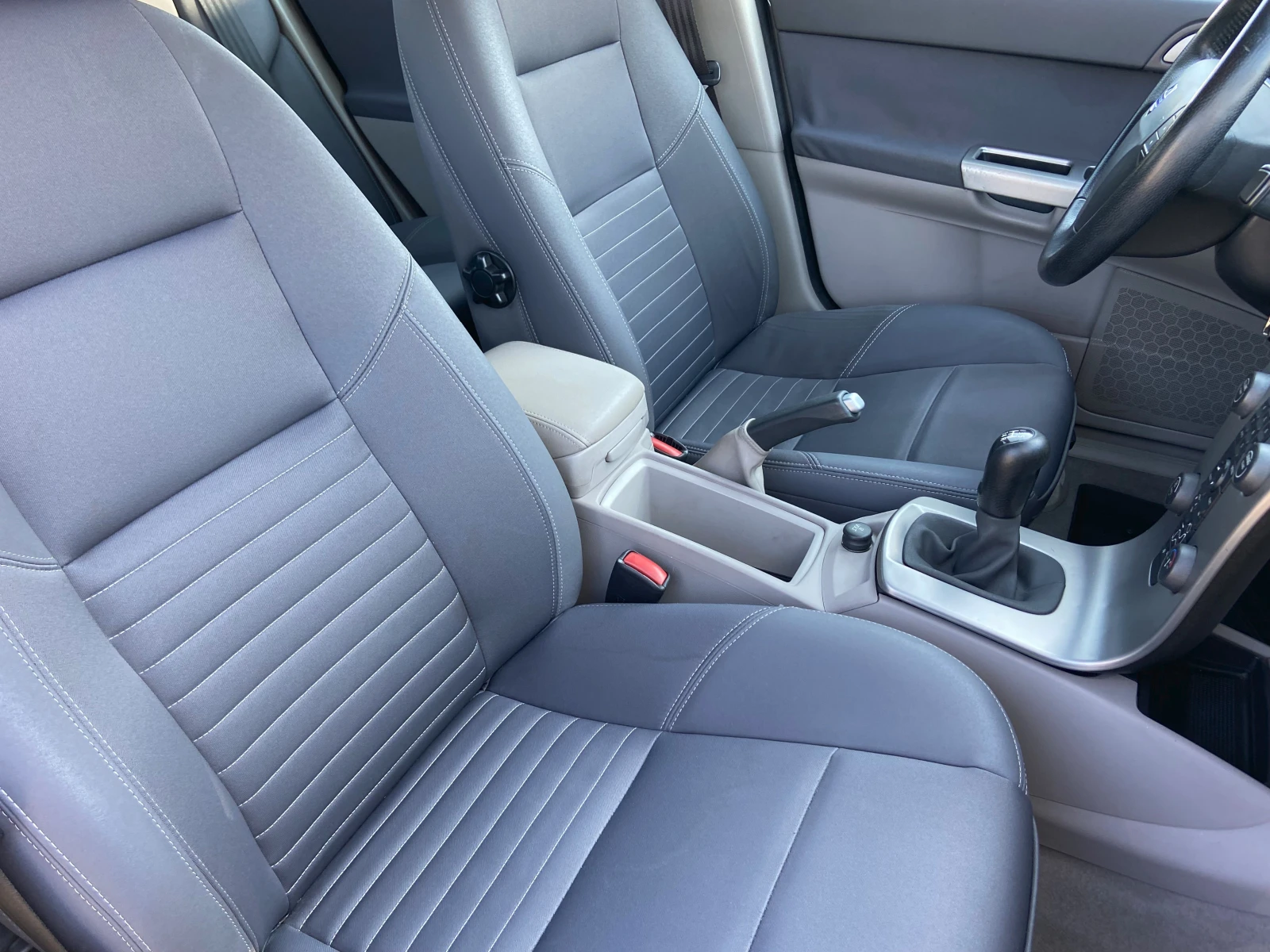 Volvo S40 1.6d-Изключително запазен!, снимка 13 - Автомобили и джипове - 53973474