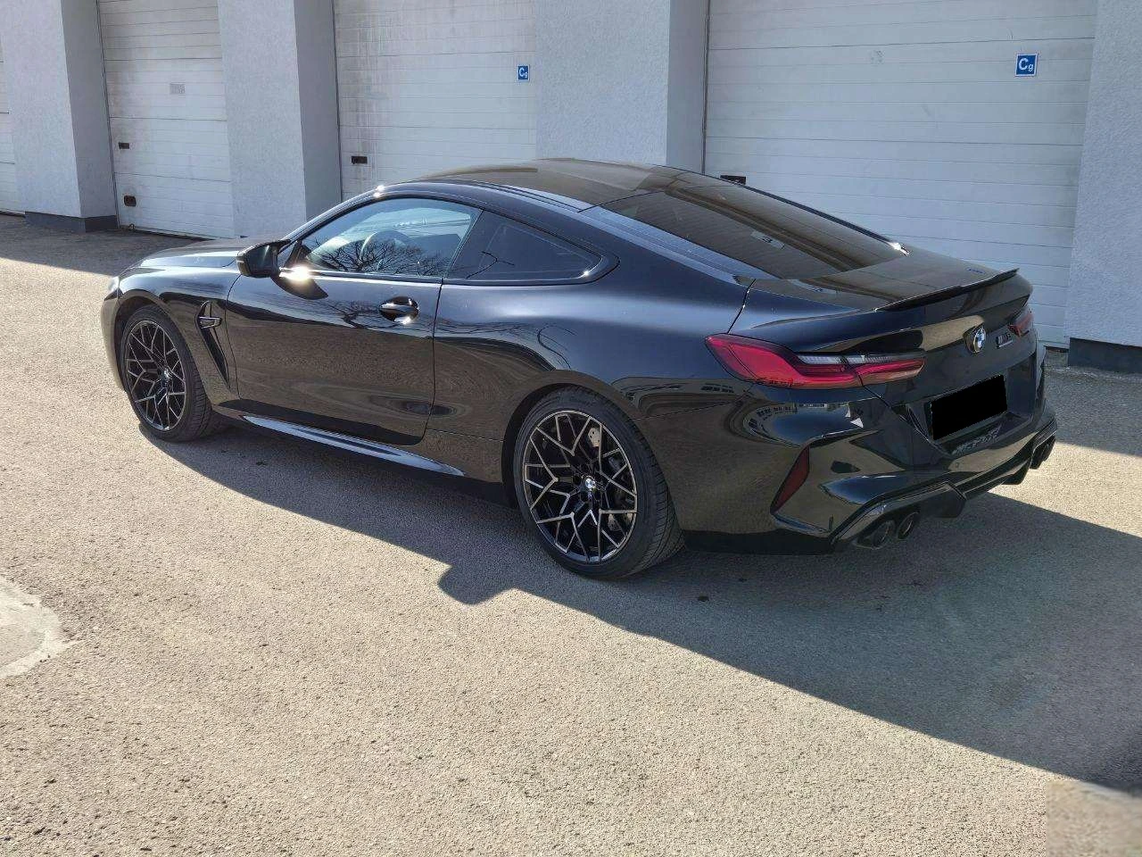 BMW M8 Competition, снимка 3 - Автомобили и джипове - 54113623