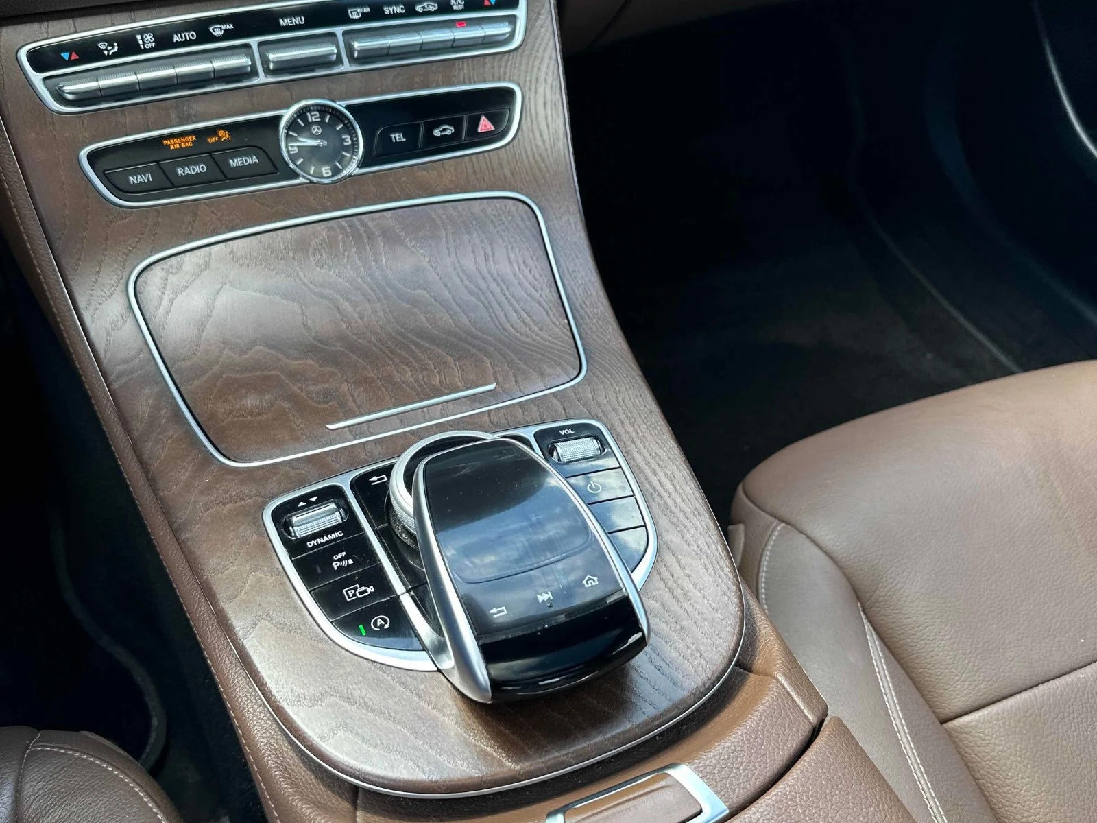 Mercedes-Benz E 400 AMG* BURMESTER* ПОДГРЕВ* М.ТОЧКА* 360, снимка 13 - Автомобили и джипове - 54479813