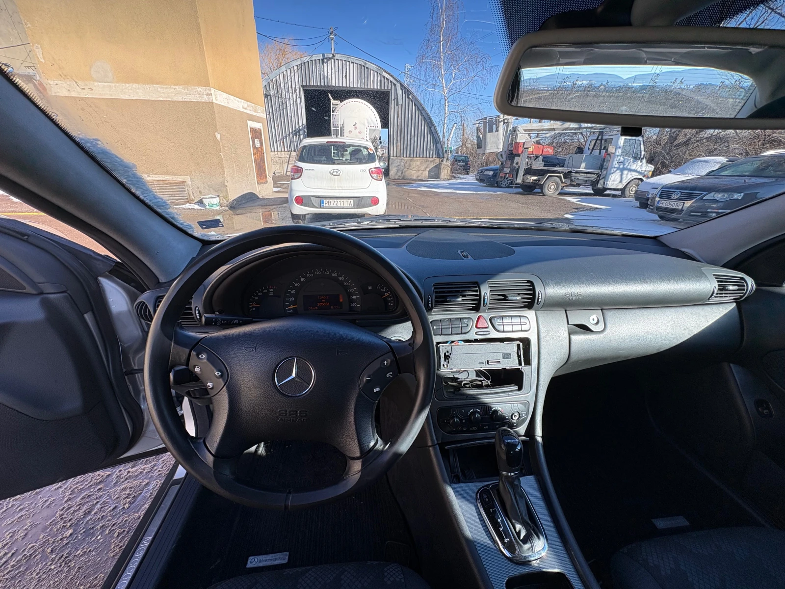 Mercedes-Benz C 220 Avantgarde, снимка 6 - Автомобили и джипове - 54691558