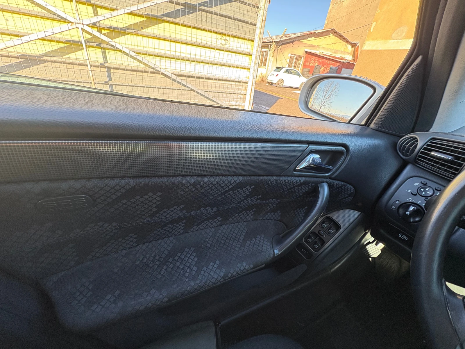 Mercedes-Benz C 220 Avantgarde, снимка 12 - Автомобили и джипове - 54691558