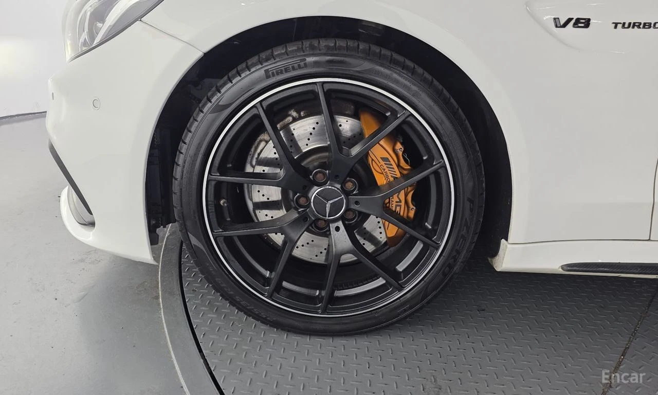 Mercedes-Benz C 63 AMG Coupe* КЕРАМИКА* BURMESTER* CARBON* 360 CAM* PANO*, снимка 5 - Автомобили и джипове - 54738262