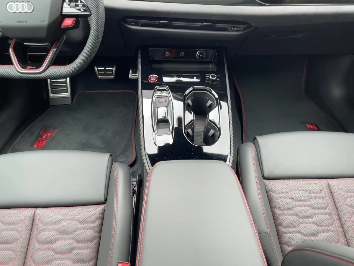 Audi Rs5 AVANT PRO / NEW 2026 / B&O/ HUD/ 360/ MATRIX/ PANO, снимка 14 - Автомобили и джипове - 55067437