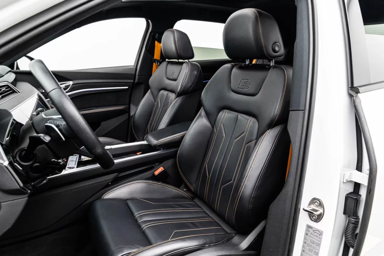 Audi E-Tron 55* S-LINE* PANO* B&O* 360* HUD* ВАКУУМ* , снимка 7 - Автомобили и джипове - 55296909