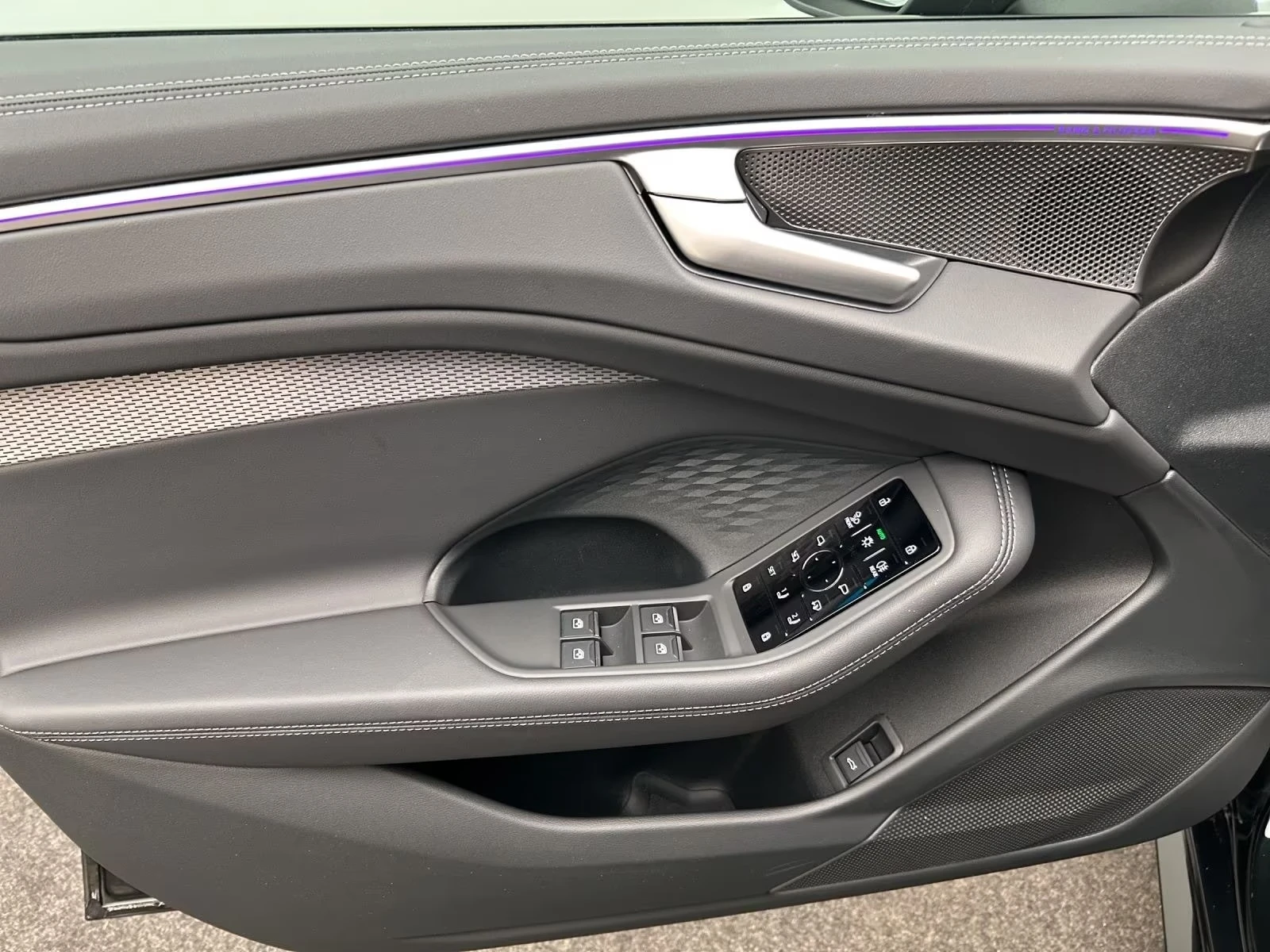 Audi A6 55 TFSI QUATTRO S-LINE HEAD-UP B&O , снимка 12 - Автомобили и джипове - 55512834