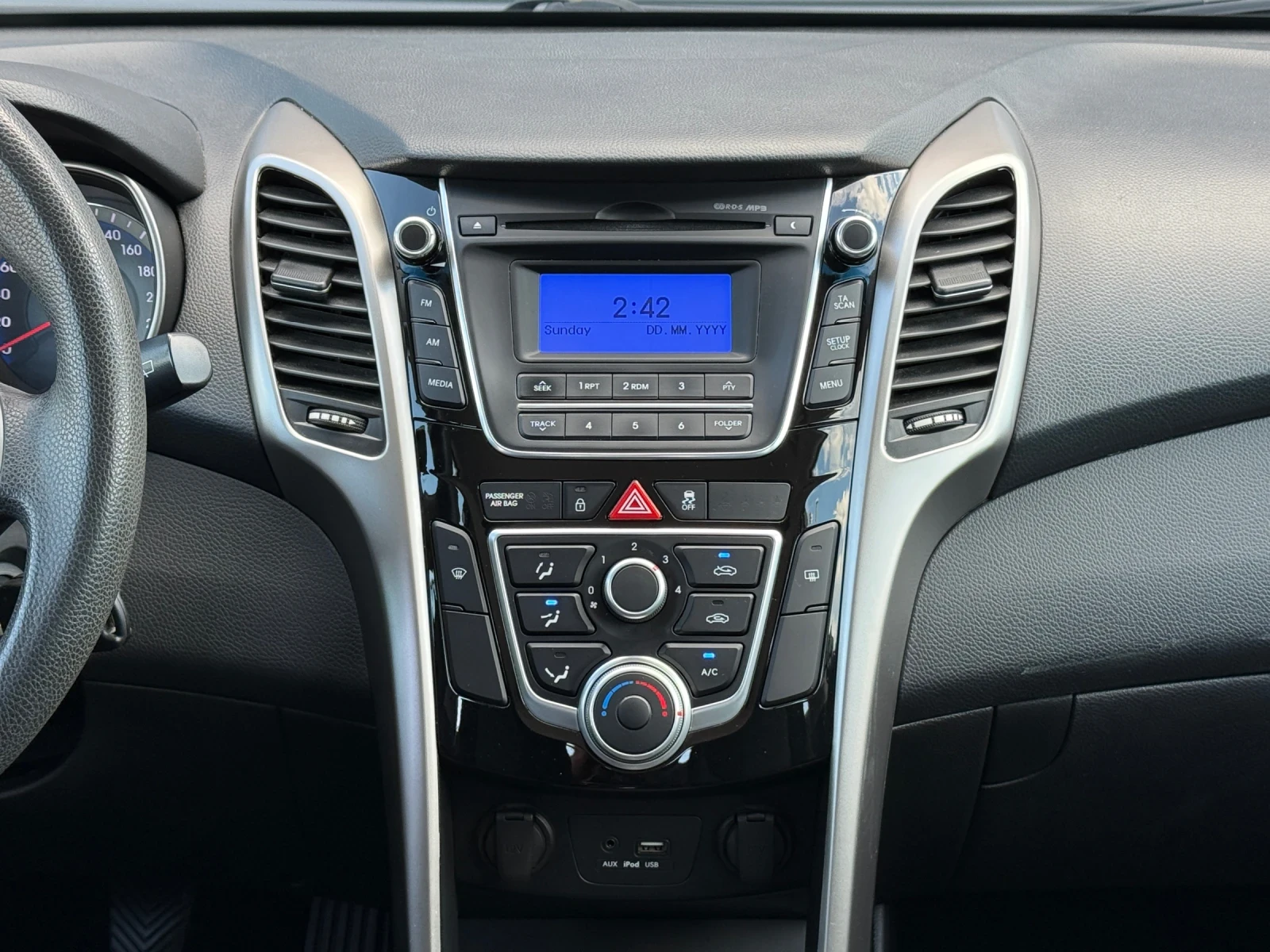 Hyundai I30 1.6CRDi, LED, EURO 6B! * 108 000км* KTEO OK!, снимка 10 - Автомобили и джипове - 55533990
