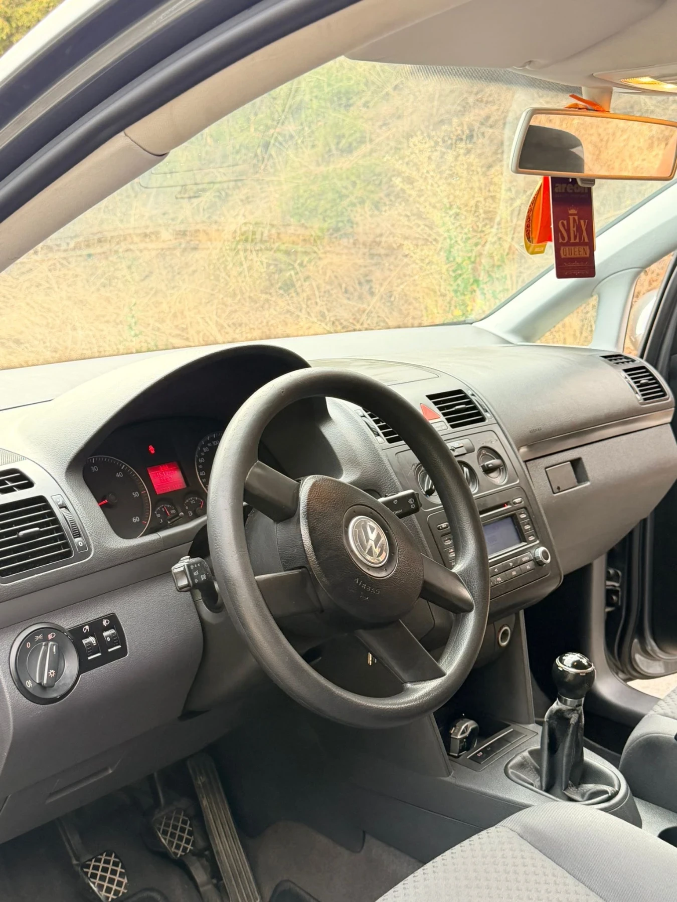 VW Touran, снимка 8 - Автомобили и джипове - 55931437