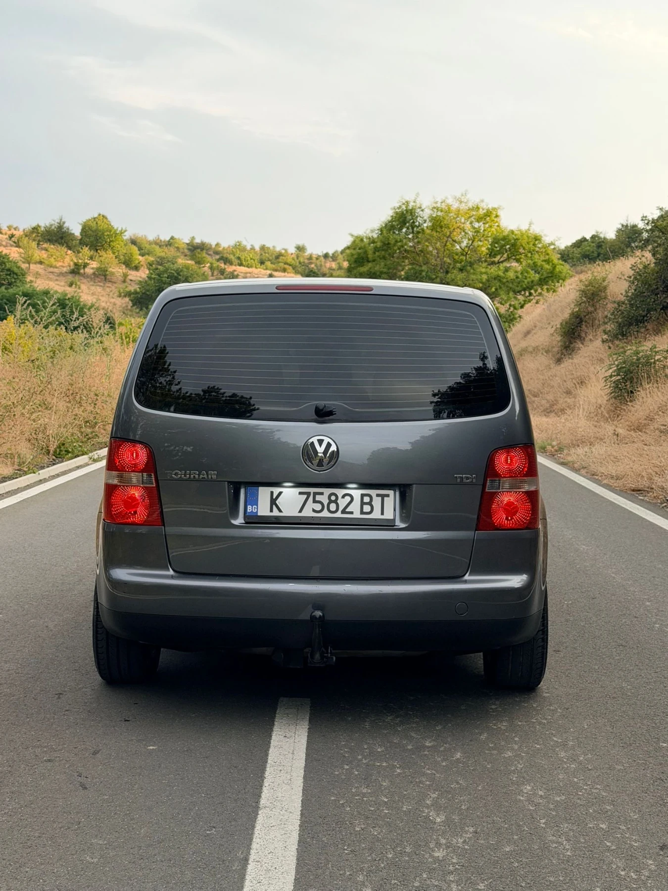 VW Touran, снимка 6 - Автомобили и джипове - 55931437