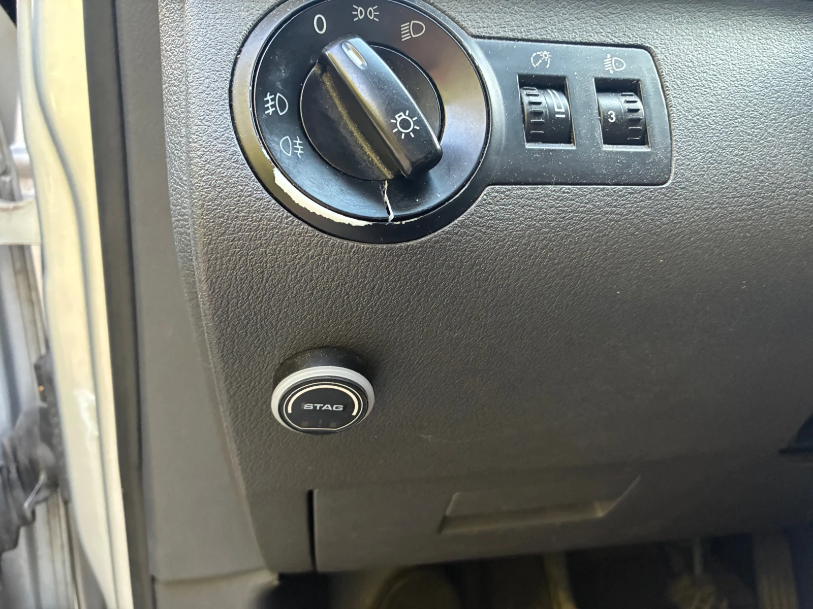 VW Touran, снимка 6 - Автомобили и джипове - 56665296